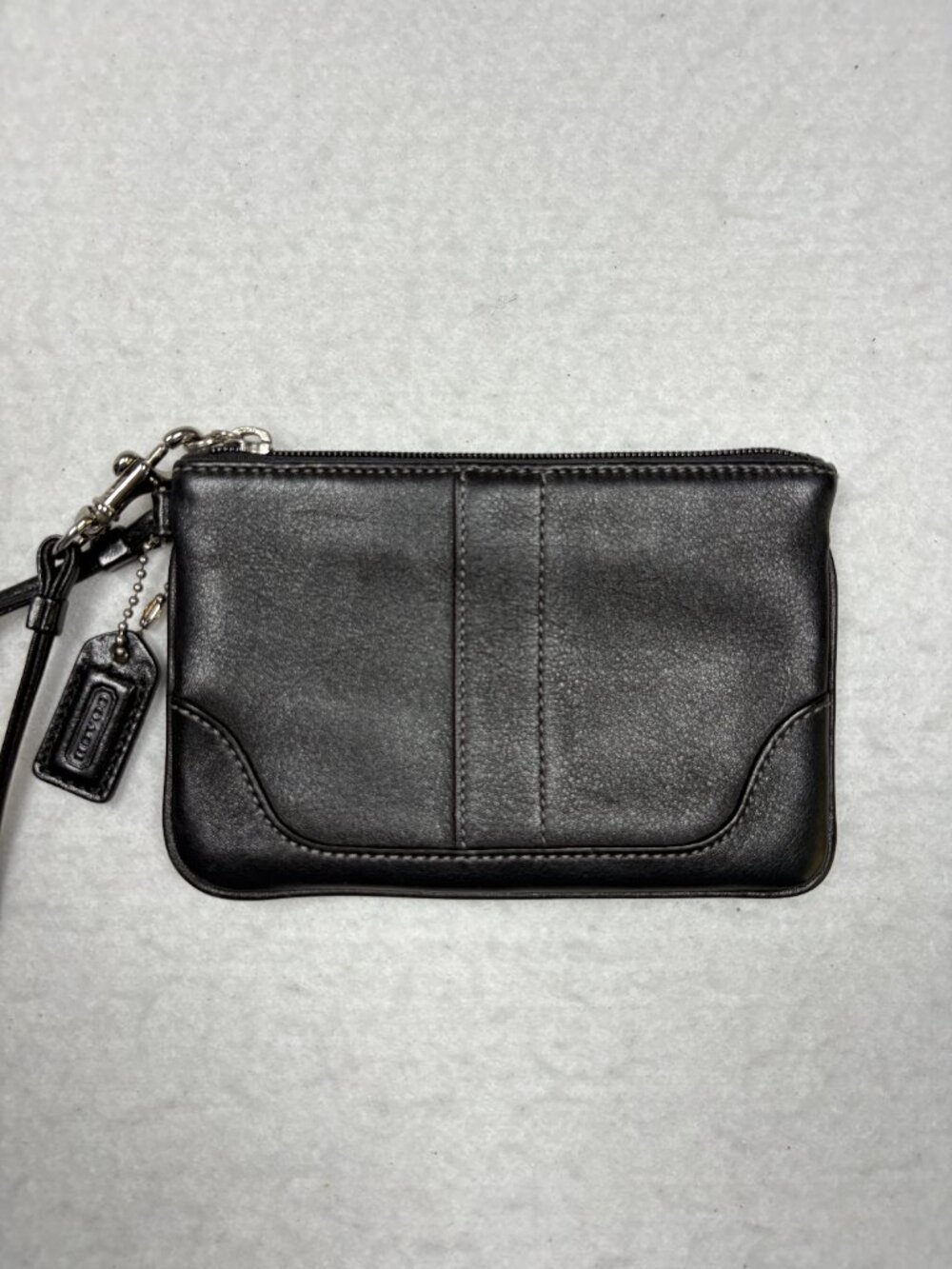 Vintage Coach Black Leather Soho Wristlet Pouch Zip Clutches Y2K Quiet Luxury
